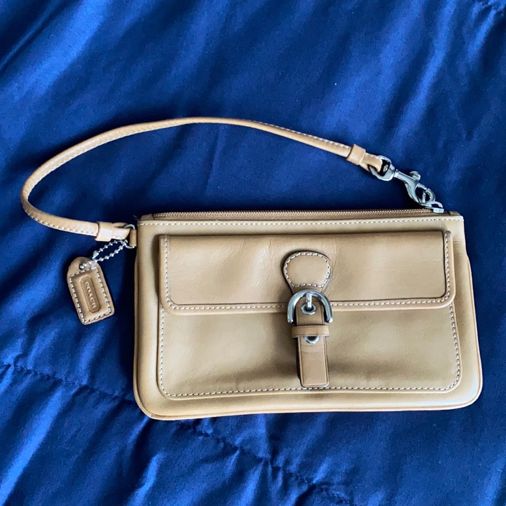 EUC Coach Wristlet
